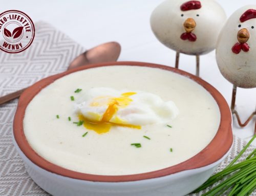 Aspergesoep met gepocheerd ei